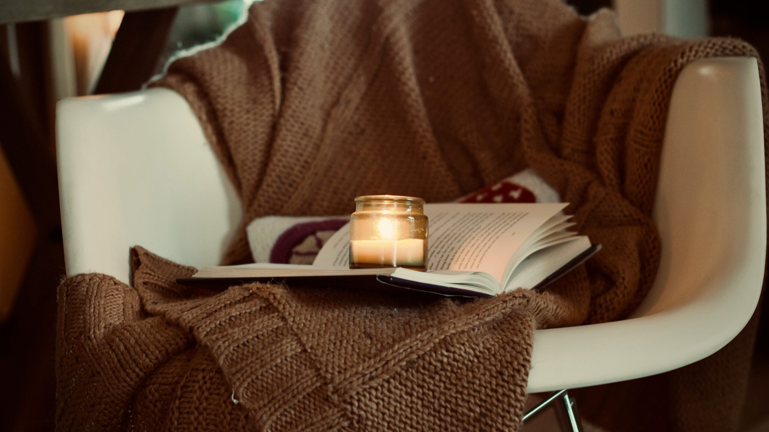 Cozy reading habits